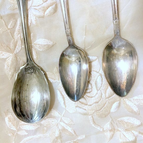 Holmes & Edwards Inlaid Silver IS + XIV Flatware 3 Tea Sugar Spoon Vintage - Picture 4 of 11